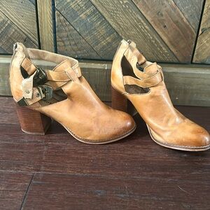 Zigi Soho Rosemary Buckle Booties